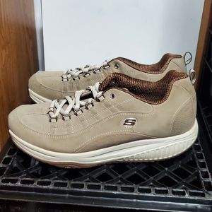 Skechers Shape Ups women's size 11. EUC. See description and photos.
